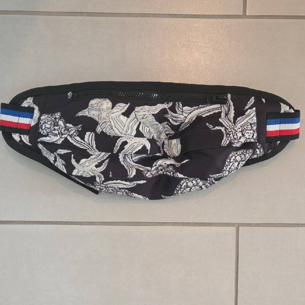 Pam & Gela Black And White Floral Fanny Pack. Like New